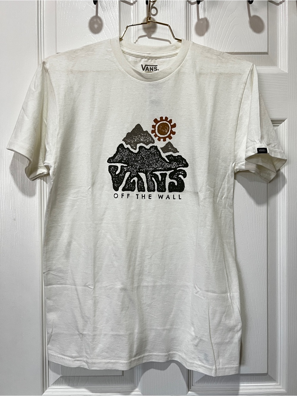 Vans Banner Mountain View Tee 100% Cotton Classic Fit Size Small Beige Cream